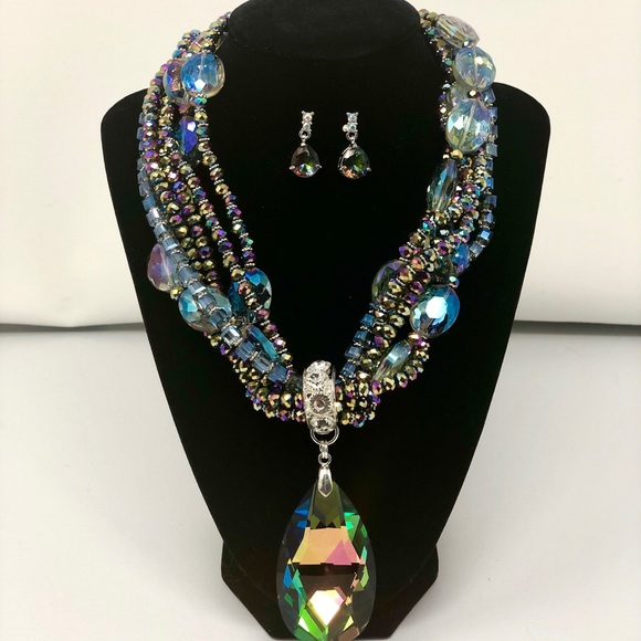 Rainbow Large Pendant Teardrop Necklace NWT - Picture 2 of 6